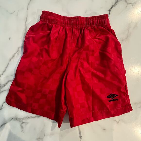 Umbro Red Soccer Shorts Checkered Children's Unisex Kids Size MEDIUM 6-7 - Picture 1 of 4